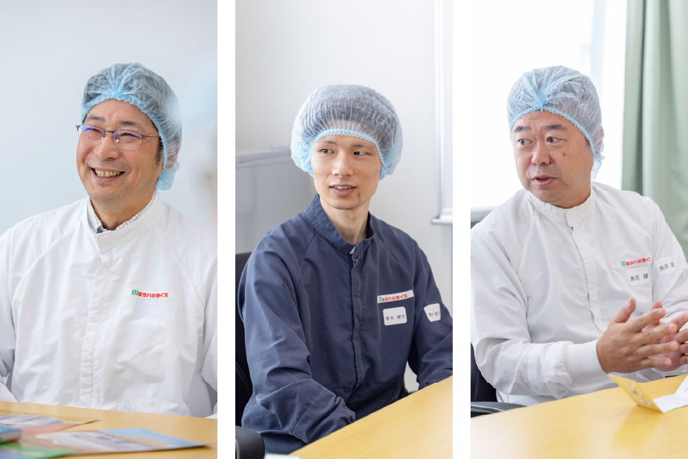 左から:米飯生産部長 梅橋靖明様、工務担当 菅井健児様、品質管理課長 奥宮健様