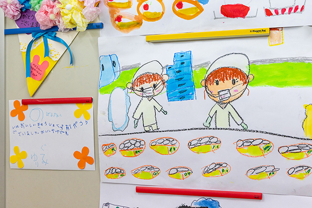 幼稚園から届くお礼のお手紙やお絵かき